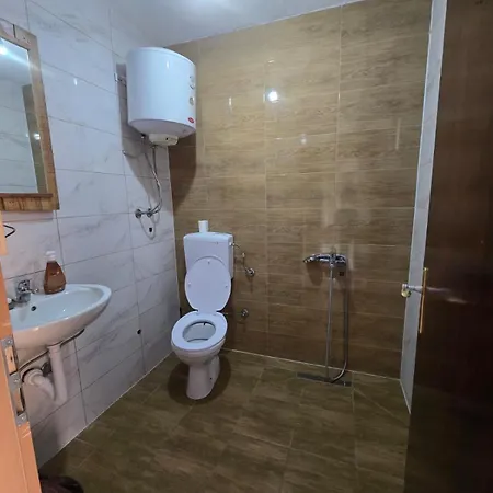 Woodenhouse Ede Vlasic
